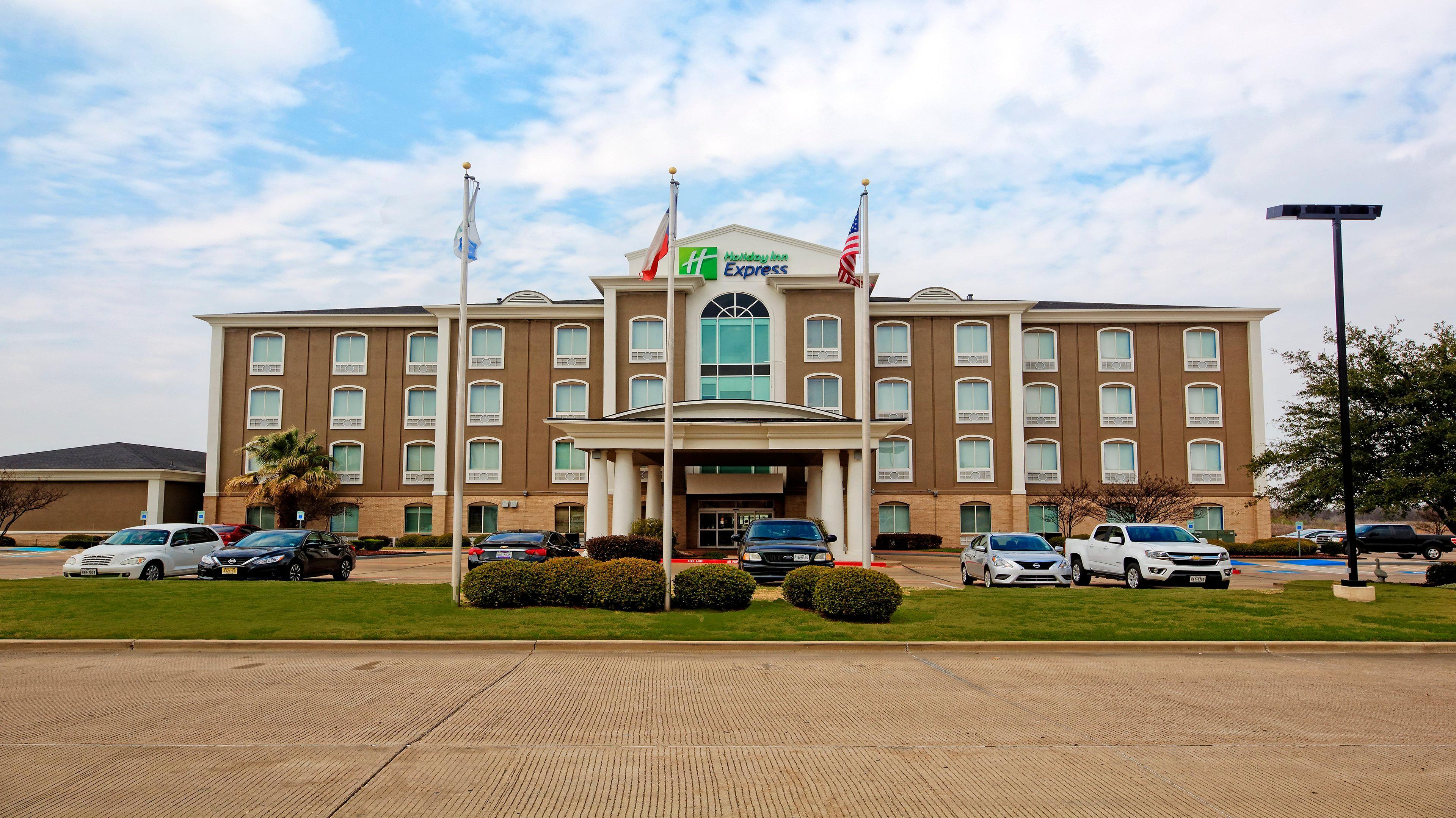 Holiday Inn Express Hotel And Suites Corsicana I-45 By Ihg Екстериор снимка