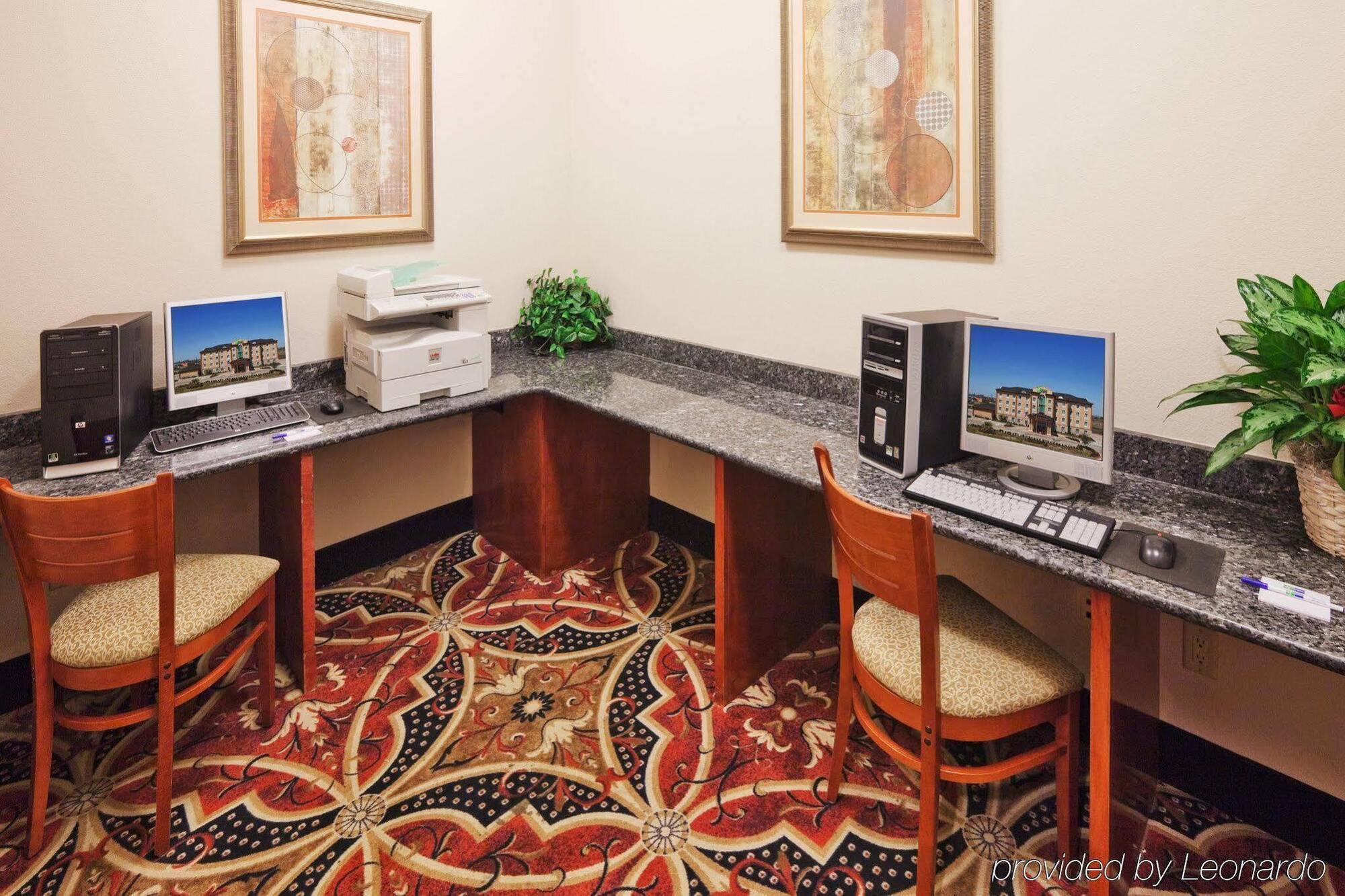 Holiday Inn Express Hotel And Suites Corsicana I-45 By Ihg Екстериор снимка