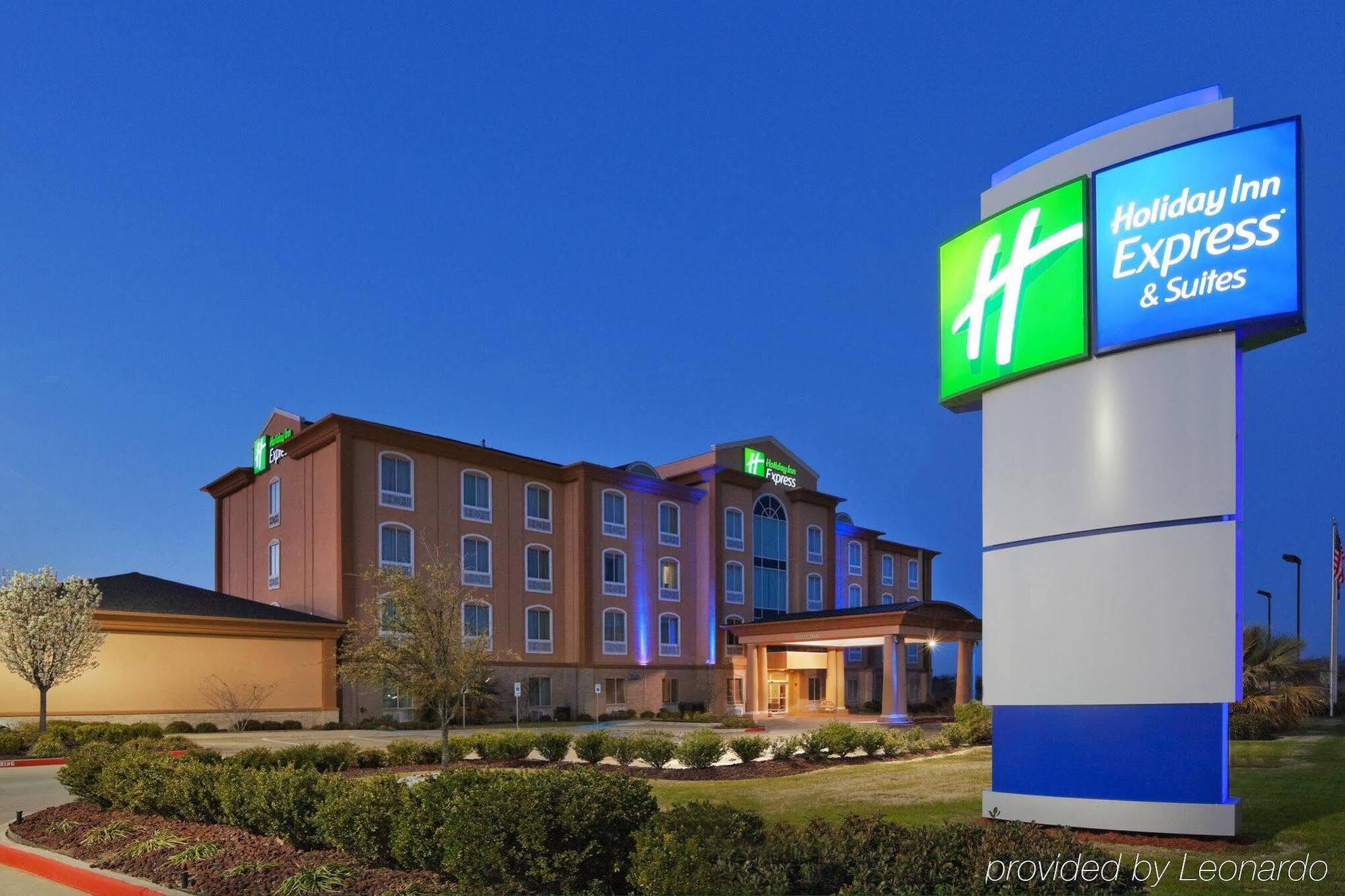 Holiday Inn Express Hotel And Suites Corsicana I-45 By Ihg Екстериор снимка